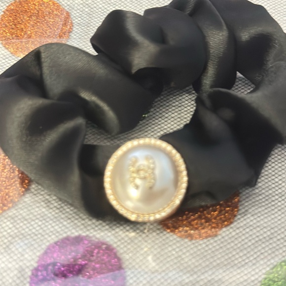 CHANEL Holiday Edition Black Hair Scrunchie with Pearl Detail NWB GWP - Picture 6 of 13
